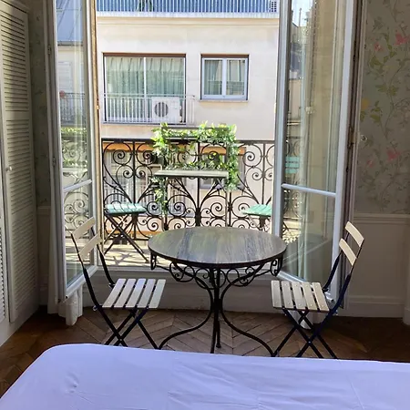 Quartier Champs-elysees 4* Paris