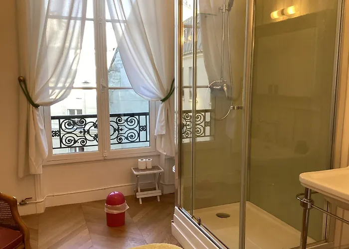 Quartier Champs-elysees 4*