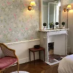 Bed & Breakfast Quartier Champs-elysees 4*