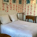 Quartier Champs-elysees Bed & Breakfast
