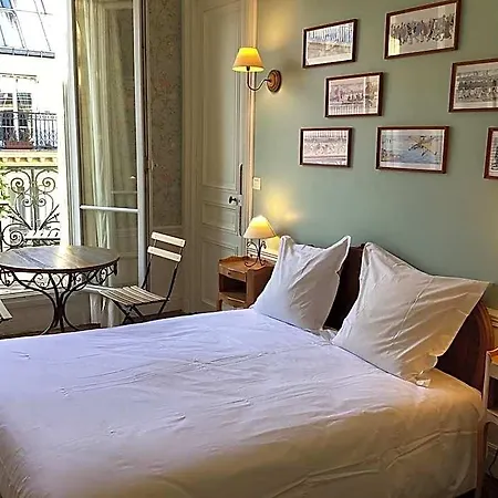 Oda ve Kahvaltı Quartier Champs-elysees 4*