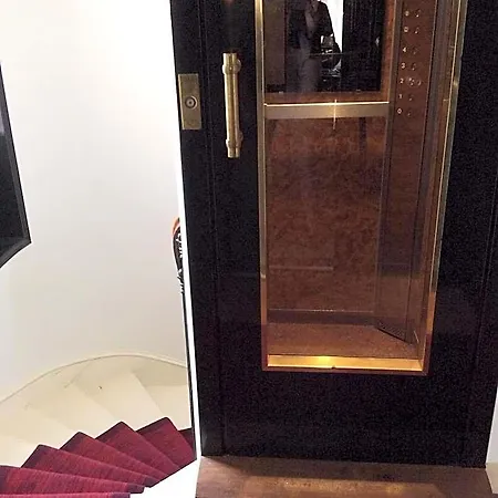 Oda ve Kahvaltı Quartier Champs-elysees 4*