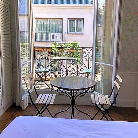 Quartier Champs-elysees Oda ve Kahvaltı 4*
