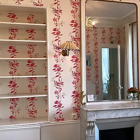 Oda ve Kahvaltı Quartier Champs-elysees 4*