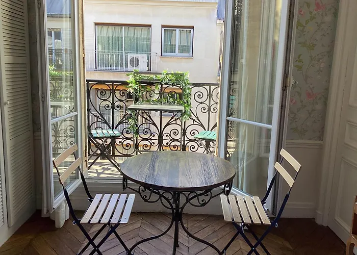 Couette-café Quartier Champs-élysées