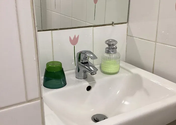 Quartier Champs-élysées Couette-café Paris