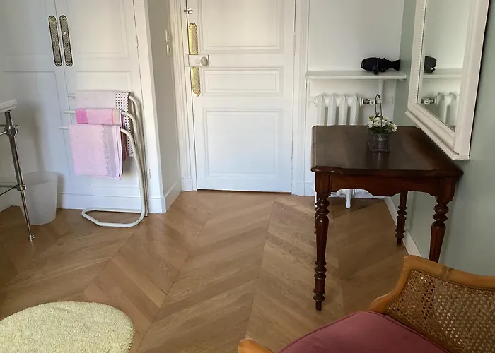 Quartier Champs-elysees 4* Paris