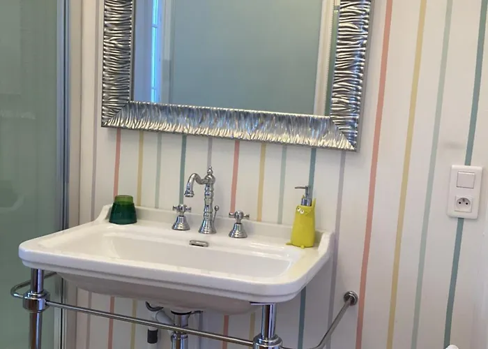 Quartier Champs-elysees 4*